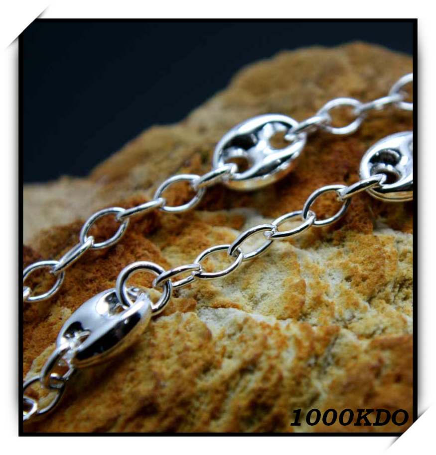 http://1000kdo.free.fr/1000kdo/bijoux%20femme/bracelet/argent/IMG_6925.jpg
